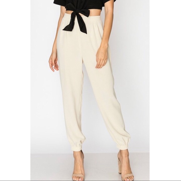 Pleated joggers in sand - Picture 2 of 5